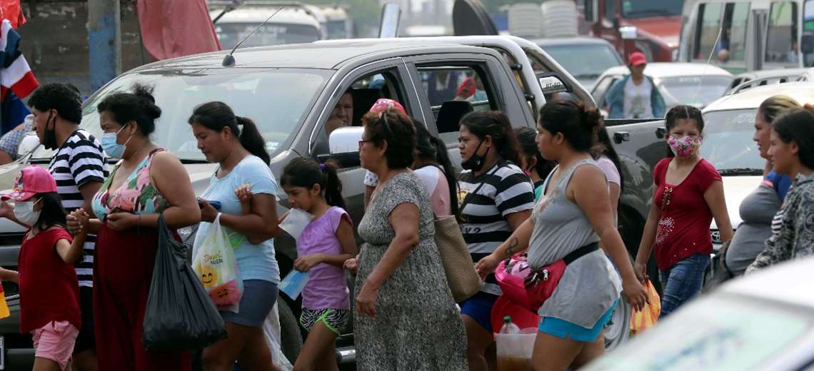 Lee más sobre el artículo Santa Cruz bate récord de contagios de toda la pandemia, aún no llega al pico de la cuarta ola