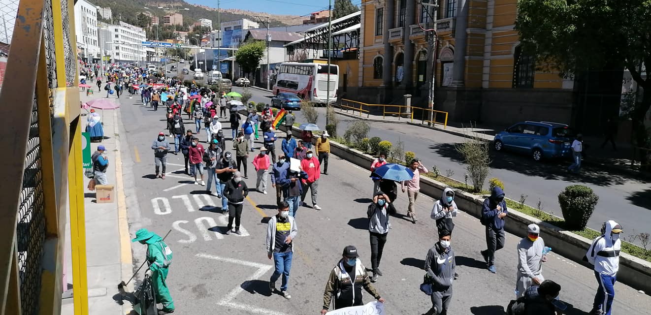 Lee más sobre el artículo Gremiales y otros sectores anuncian paro indefinido desde el 8 de noviembre en rechazo a Ley 1386