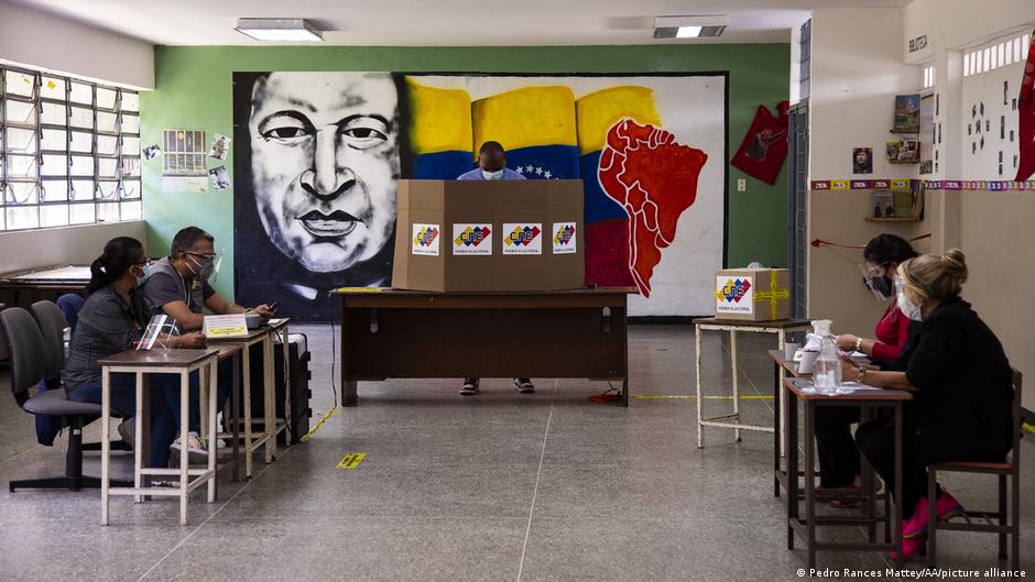 Lee más sobre el artículo Elecciones en Venezuela: oficialismo gana con 42% de participación