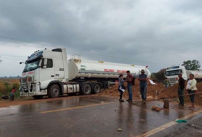 Lee más sobre el artículo Campesinos levantan el bloqueo en San Julián tras reunión con el Gobierno