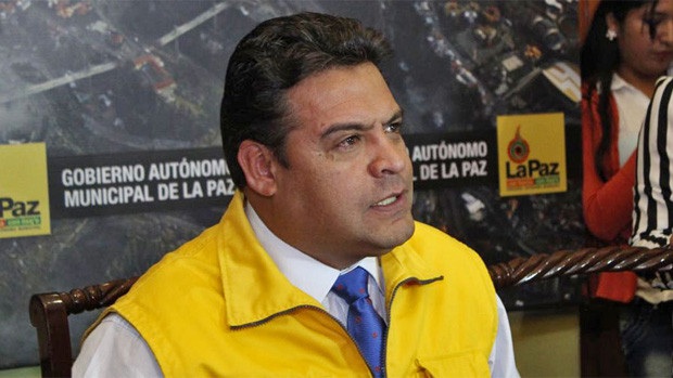 Lee más sobre el artículo Fiscalía solicita alerta migratoria contra Revilla; él pregunta por qué no avanza el caso por la quema de los PumaKatari