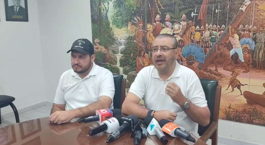 Lee más sobre el artículo Asamblea de la Cruceñidad determina paro cívico para el 4 de marzo y Jeanine levanta huelga de hambre