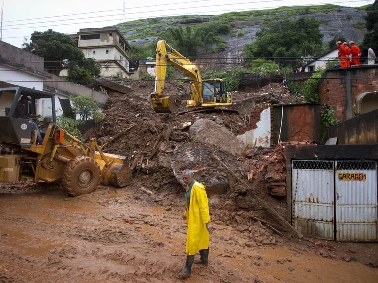 Lee más sobre el artículo Al menos siete muertos y miles de personas sin hogar tras las inundaciones en Brasil