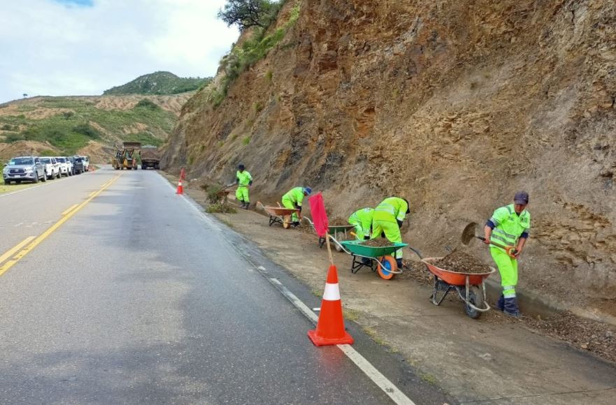 Lee más sobre el artículo ABC: 918 unidades de maquinaria pesada y 5.000 personas se movilizan en las carreteras en época de lluvias