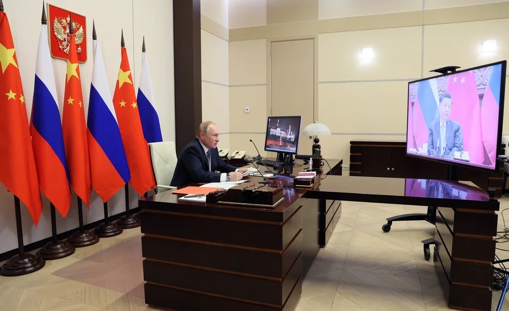 Lee más sobre el artículo Xi Jinping dialogó con Vladimir Putin en una videoconferencia y le aseguró: “Estoy dispuesto a avanzar de la mano con usted”
