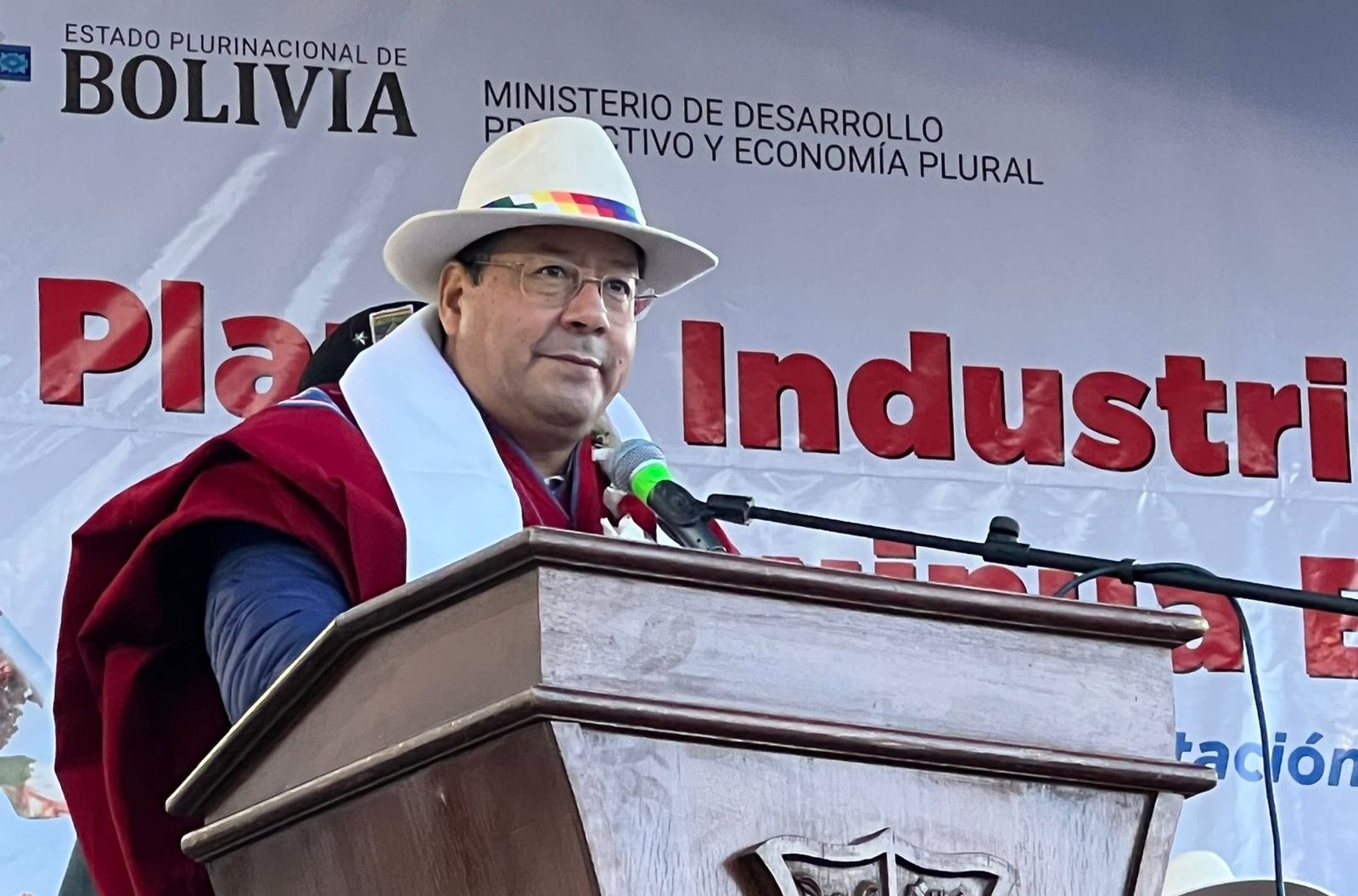 Lee más sobre el artículo Arce afirma que Bolivia crecerá por encima del 5% y que proyecciones del BM son «meras especulaciones»