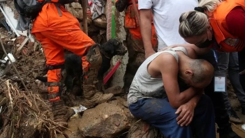 Lee más sobre el artículo “Fue como una película de terror”: más de 100 muertos tras fuertes inundaciones y deslaves en el estado brasileño de Río de Janeiro