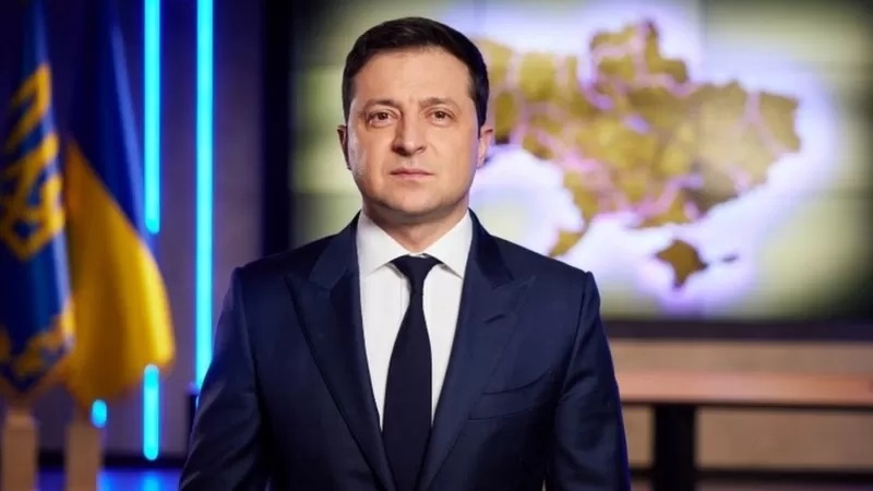Lee más sobre el artículo Rusia y Ucrania: el presidente Zelensky rompe lazos diplomáticos con Moscú y ofrece armas a “cualquiera que quiera defender” el país