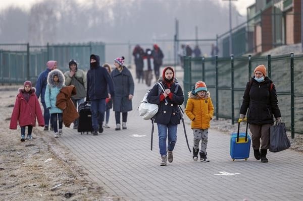 Lee más sobre el artículo Los refugiados ucranianos que huyen de la invasión ya suman más de 368.000