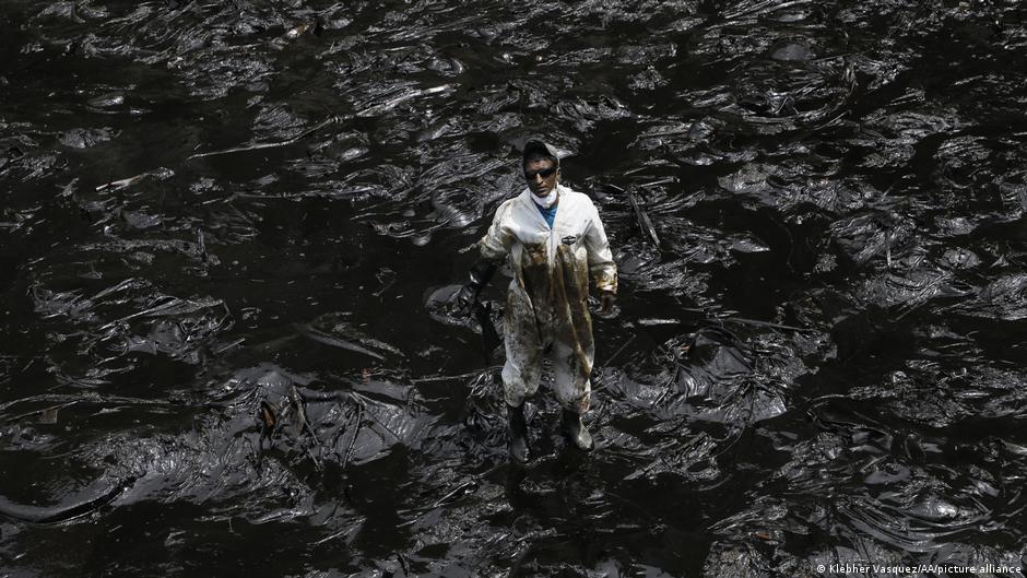 Lee más sobre el artículo Ecuador y Perú: la batalla perdida contra los derrames de petróleo