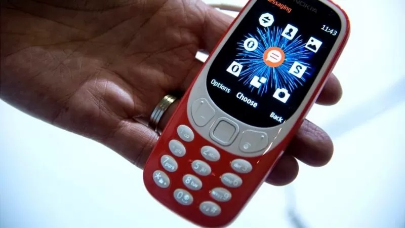 Lee más sobre el artículo “Teléfonos tontos”: el resurgir de los celulares no inteligentes en un mundo hiperconectado