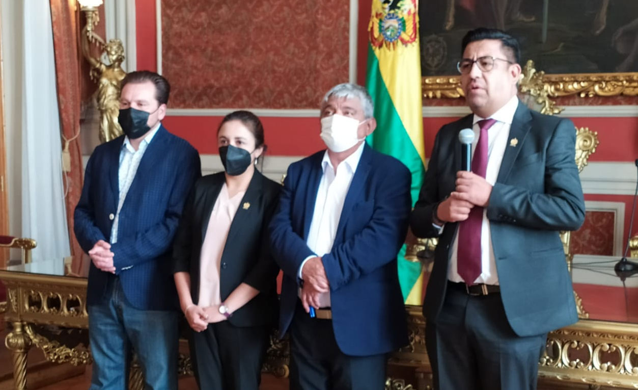 Lee más sobre el artículo El alcalde de La Paz promulga ley para la exigencia del carnet de vacunación anticovid