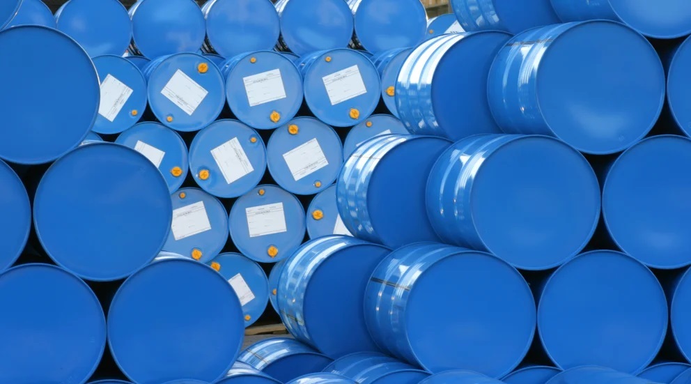 Lee más sobre el artículo El petróleo cae casi 5% luego de que el FMI redujera sus previsiones de crecimiento de la economía global