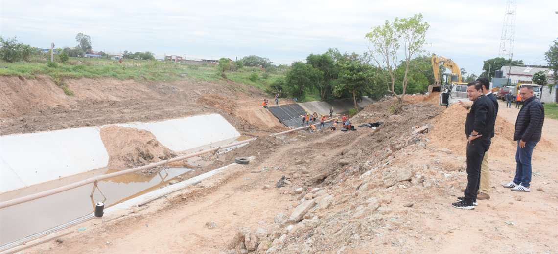 Lee más sobre el artículo Alcaldía destina Bs 35 millones para el mantenimiento de canales de drenaje