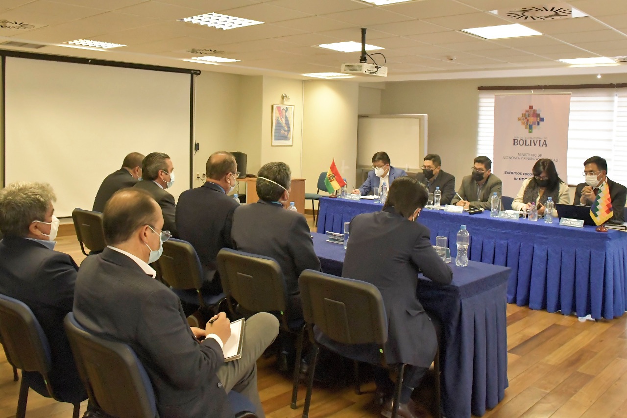 Lee más sobre el artículo En reunión con Gobierno no se abordó incremento salarial aunque empresarios afirman que acatarán la ley