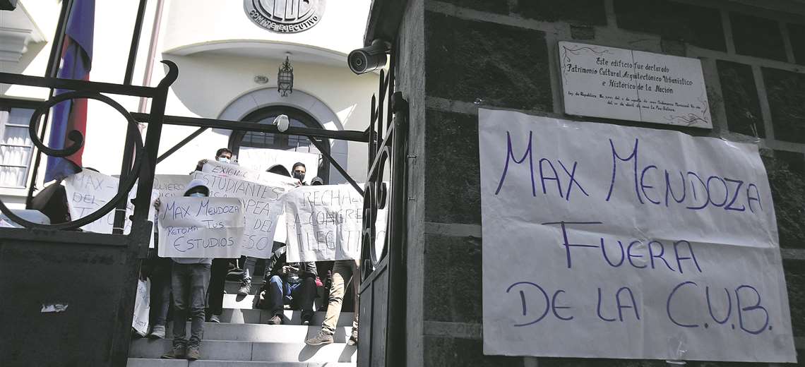 Lee más sobre el artículo Congreso rechaza ‘injerencia’ del MAS en la federación universitaria