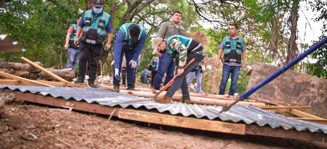 Lee más sobre el artículo Alcaldía desaloja a “avasalladores” del cordón ecológico y anuncia proceso