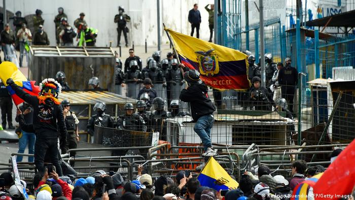 Lee más sobre el artículo Gobierno de Ecuador e indígenas llegan a un acuerdo para terminar protestas