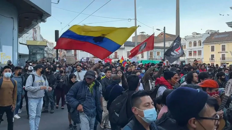 Read more about the article Protestas indígenas en Ecuador ya duran ocho días y ocupan la capital