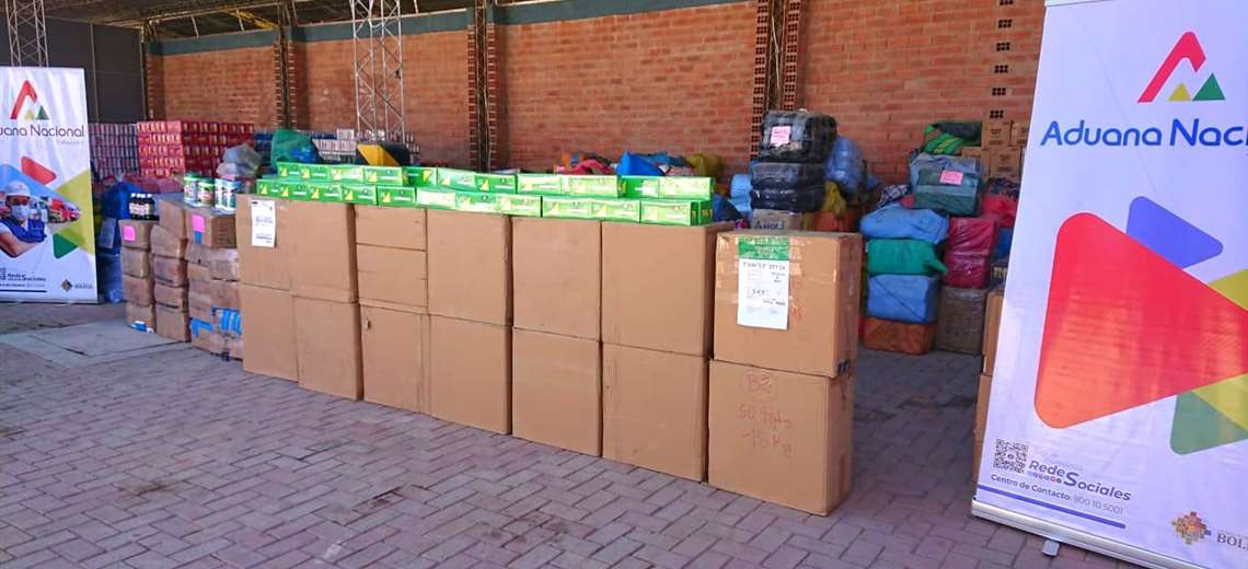 Lee más sobre el artículo Aduana Nacional decomisó 34 toneladas de cigarrillos, medicamentos y alimentos sin registro sanitario en Cochabamba