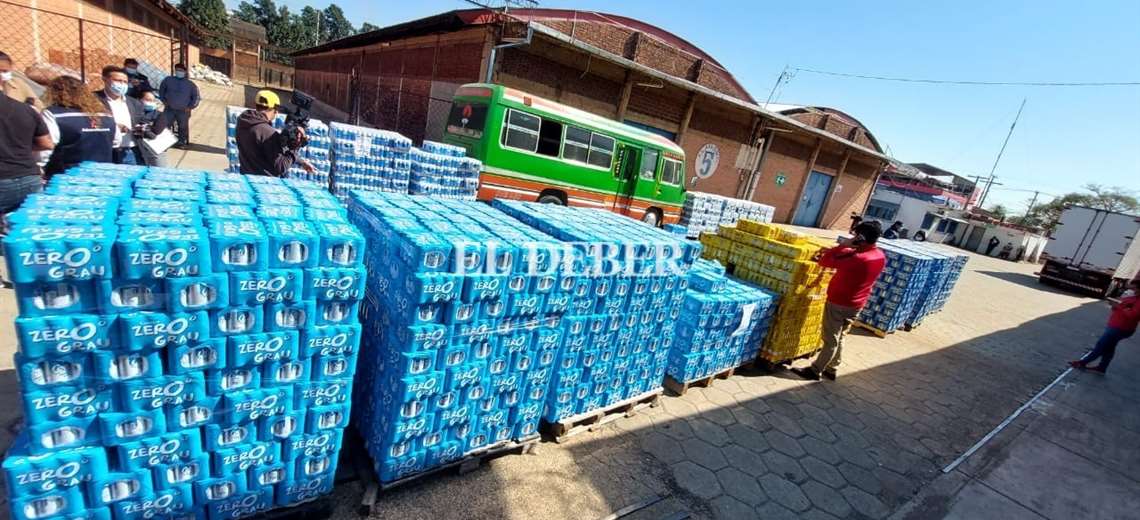 Lee más sobre el artículo Aduana incautó 58 toneladas de cerveza y soya valoradas en más de Bs 468.000 en Santa Cruz