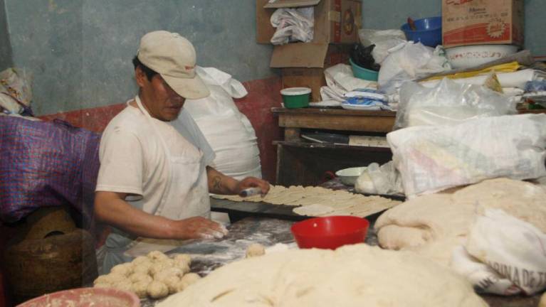 Lee más sobre el artículo Emapa y panificadores de Santa Cruz revisan hoja de costos para evitar aumento del precio del pan