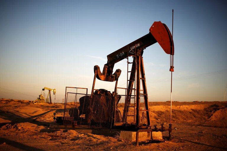 Lee más sobre el artículo El precio del petróleo se desploma por debajo de los USD 100 por temores sobre la demanda en China