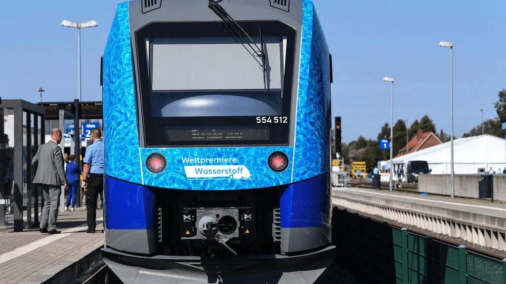 Lee más sobre el artículo Alemania: entran en servicio los primeros trenes del mundo impulsados por hidrógeno