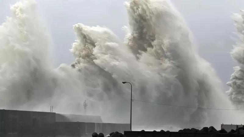 Lee más sobre el artículo El “super tifón” Nanmadol golpea a Japón y obliga a evacuar a 9 millones de personas