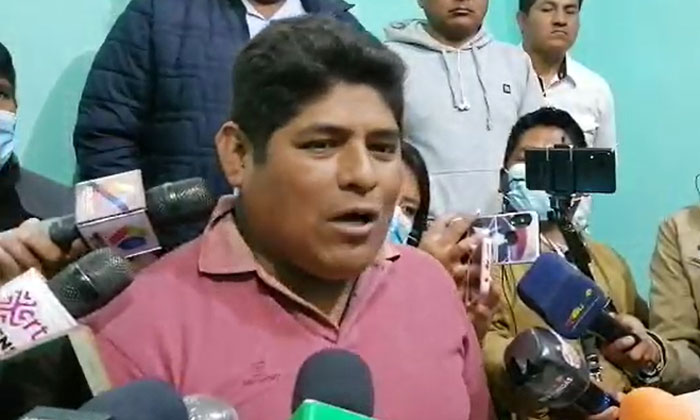 Lee más sobre el artículo Aprehenden al dirigente del Comité de Defensa de los Yungas, César Apaza