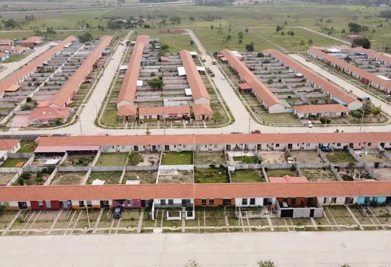 Lee más sobre el artículo AE Vivienda construirá 3.780 unidades habitacionales, pese a bajo nivel de ocupación de los proyectos estatales