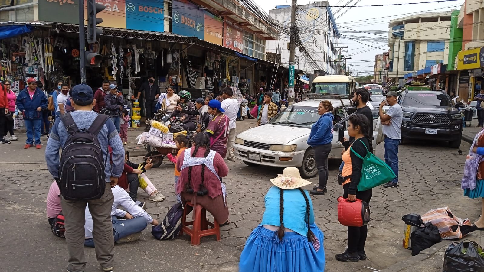 Lee más sobre el artículo Gremiales se quedarán a dormir en la avenida Grigotá hasta que la Alcaldía atienda sus demandas