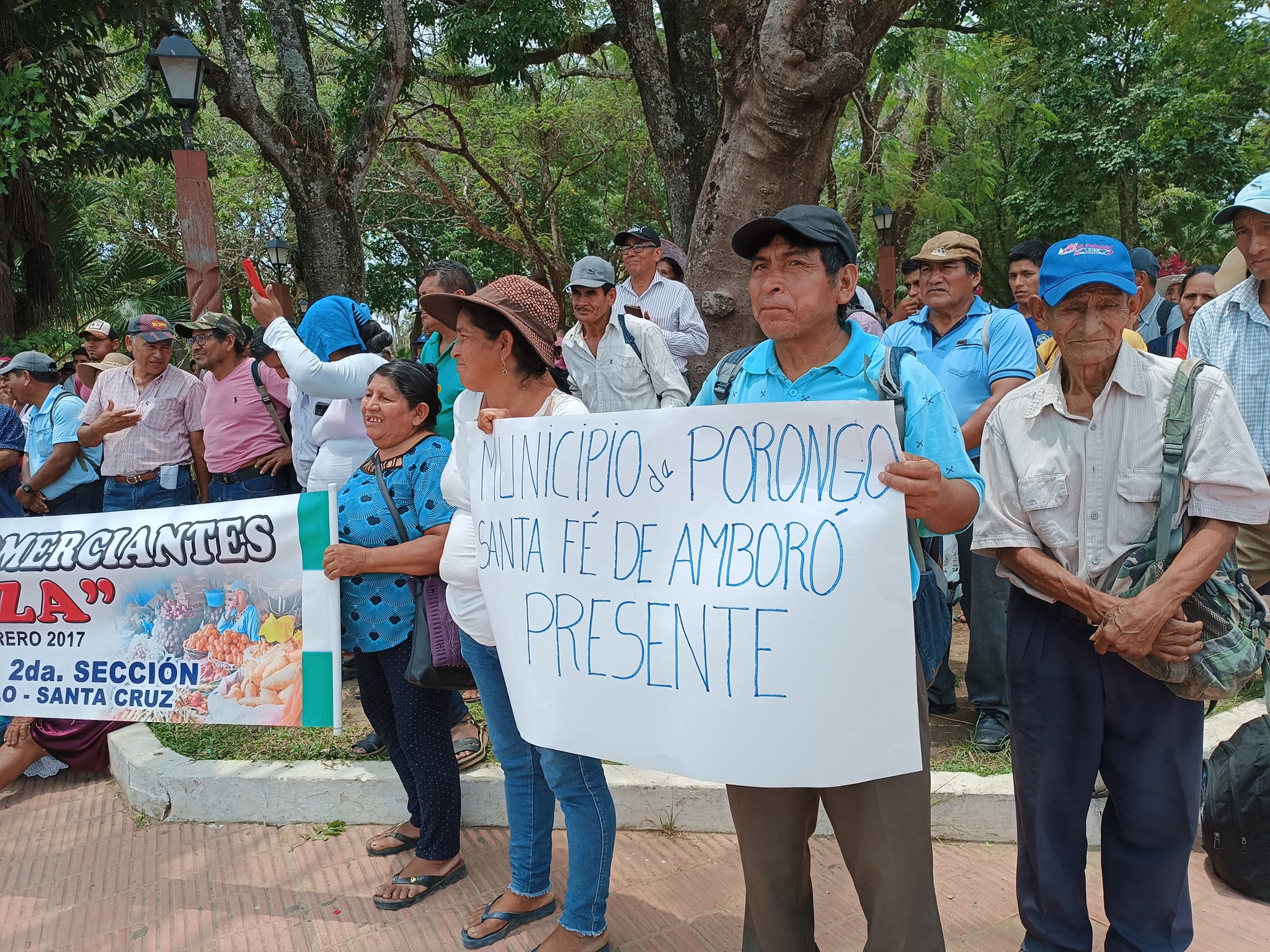 Lee más sobre el artículo Bloqueo en Buena Vista: pobladores piden abrogar la ley 208 y construir una carretera por el área protegida Güendá-Urubó