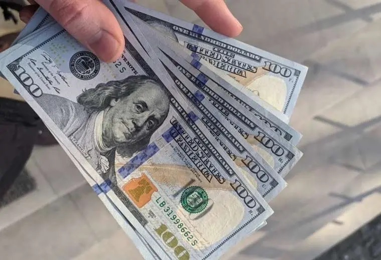 Lee más sobre el artículo BCB pone a disposición $us 240 millones para hacer frente a la demanda de dólares