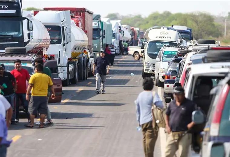 Lee más sobre el artículo Exportadores estiman en $us 900.000 los daños por bloqueo en carretera a Argentina