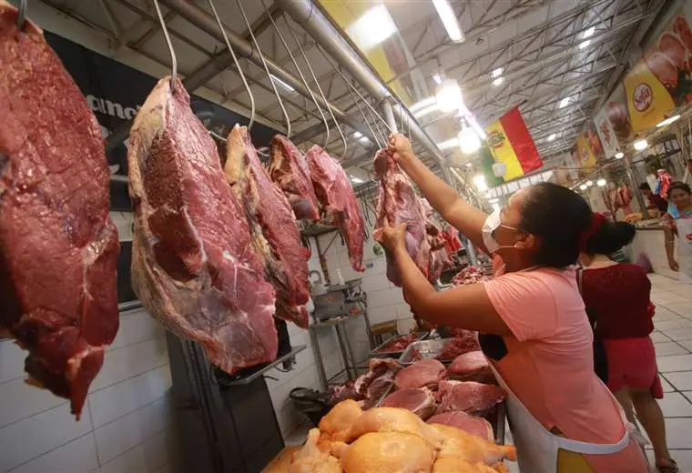 Lee más sobre el artículo Gobierno y frigorífico BFC acuerdan distribuir carne sin participación de los intermediarios