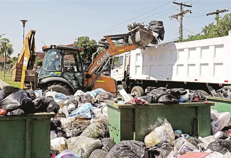 Lee más sobre el artículo En medio de las críticas por la basura se suspende la licitación del aseo