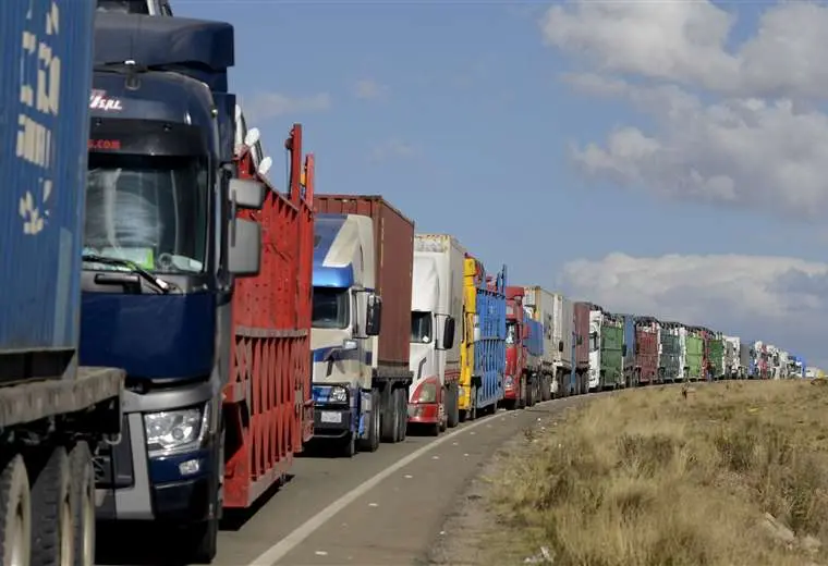 Lee más sobre el artículo Exportadores exigen al Gobierno restituir la venta de carne y azúcar frente a la caída de reservas internacionales