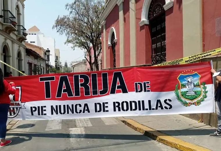 Lee más sobre el artículo Conflicto por el censo: paro indefinido en Tarija se reforzará con bloqueos de carreteras en las provincias