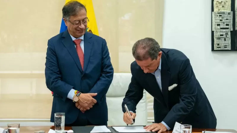 Lee más sobre el artículo El inesperado acercamiento de Gustavo Petro a la derecha más extrema de Colombia
