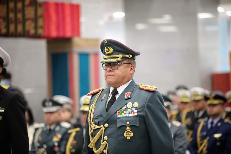 Lee más sobre el artículo Nuevo comandante del Ejército fue sancionado por desfalco y Evo lo acusó de liderar el grupo ‘Pachajcho’