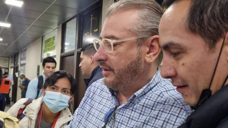 Lee más sobre el artículo Justicia revoca detención domiciliaria de 24 horas a Rómulo Calvo y le devuelve su derecho al trabajo