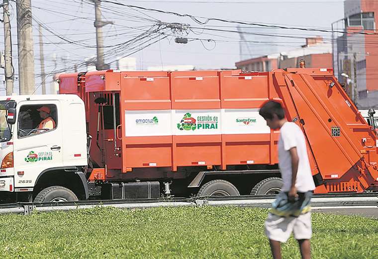 Lee más sobre el artículo Hay nuevo servicio de aseo urbano con una parte de la maquinaria alquilada