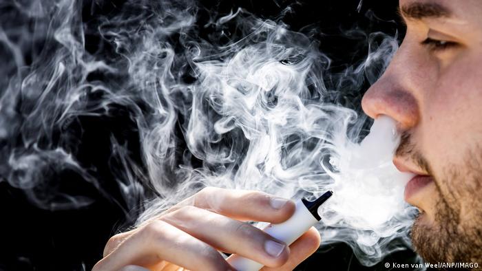 Lee más sobre el artículo Cigarrillos electrónicos pueden causar daños pulmonares a largo plazo