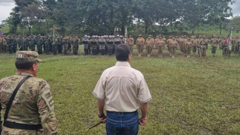 Lee más sobre el artículo Arce inaugura programa con la meta de erradicar 10.000 hectáreas de coca excedentaria