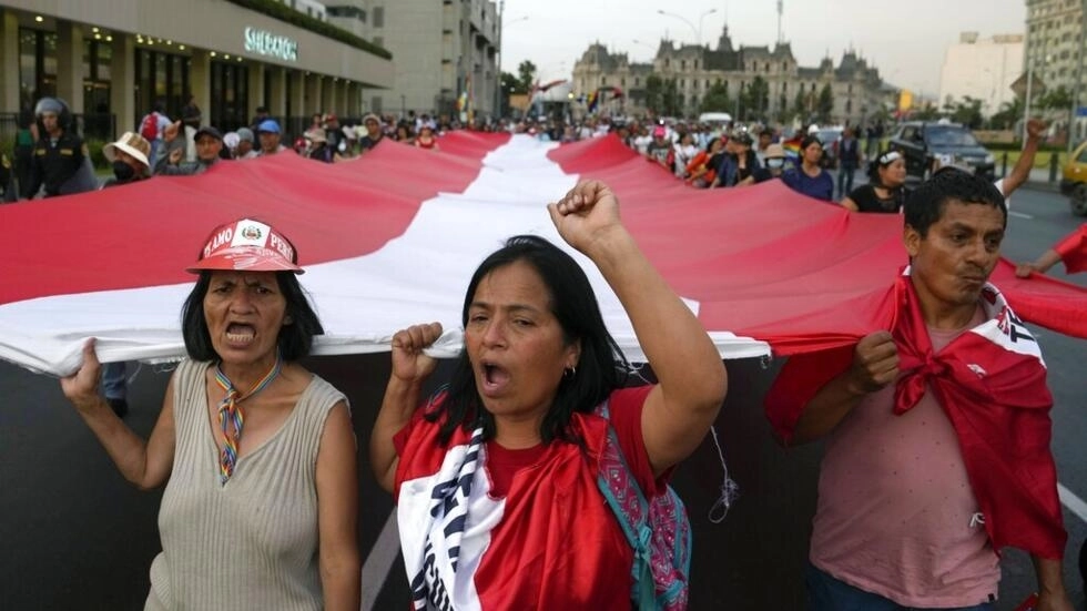Lee más sobre el artículo En Perú, las protestas se dirigen hacia Lima