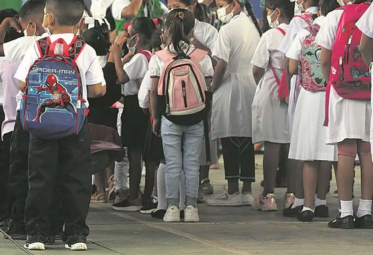 Lee más sobre el artículo Implementan lengua extranjera desde inicial y maestros exigen capacitación