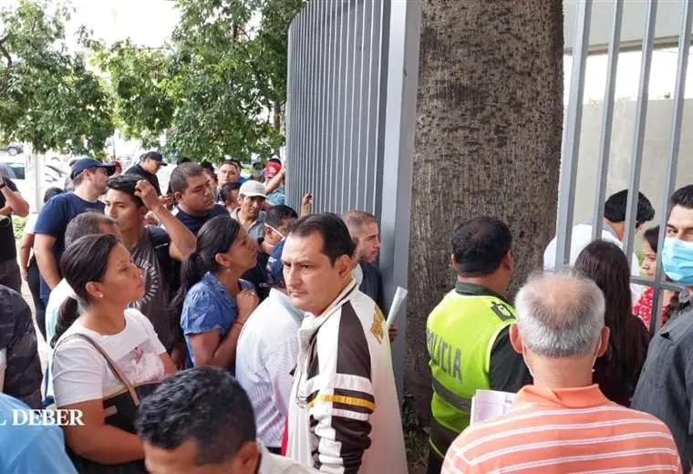 Lee más sobre el artículo Desde este miércoles aplicarán multa de Bs 200 a los conductores que usen vidrios oscuros sin autorización