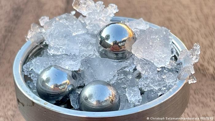 Lee más sobre el artículo Gélida innovación: científicos crean una nueva forma de hielo