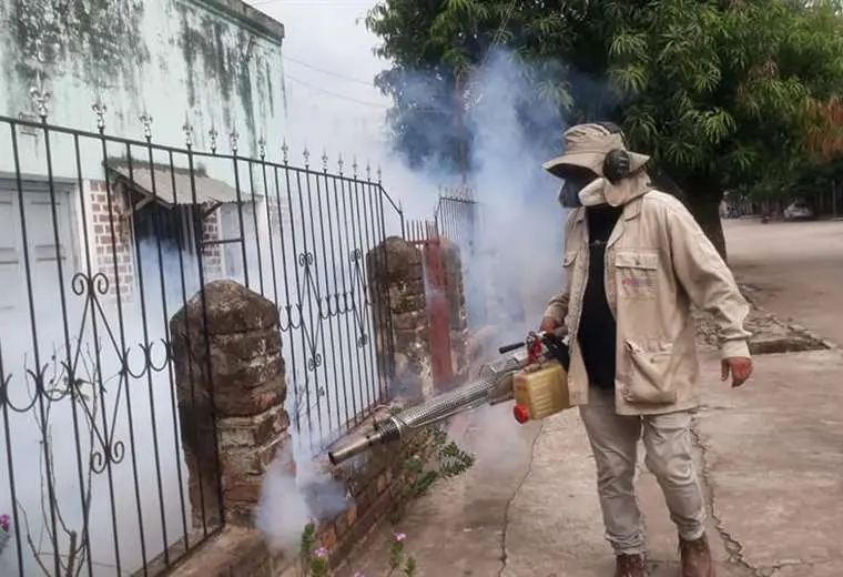 Lee más sobre el artículo Sedes: Santa Cruz suma 12 los fallecidos con síntomas de dengue y más de 2.200 casos confirmados